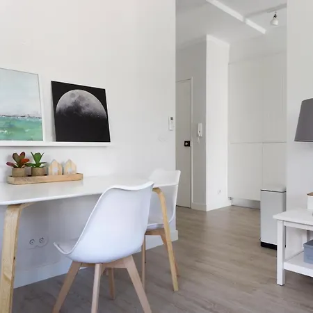 Apartamento Modeno E Acolhedor Com Terraco *